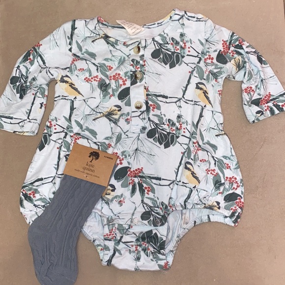 kate quinn Other - Blue ice chickadee Henley bubble and socks